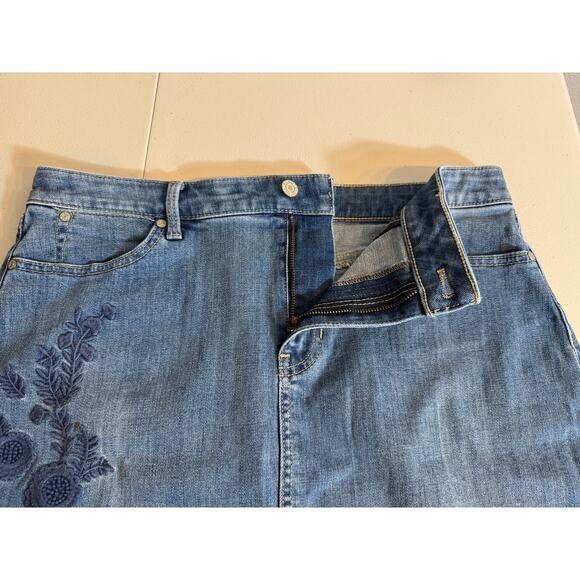 Talbots skirt blue embroidered stretch denim fly front & pockets Sz 12 P - Picture 4 of 8